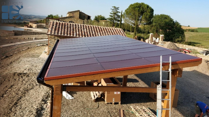 impianti fotovoltaici colorati rossi